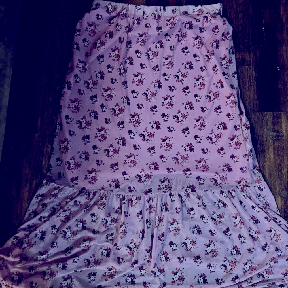 Forgotten Grace mid-calf long mid-calf skirt like new skirt, bottom ruffle